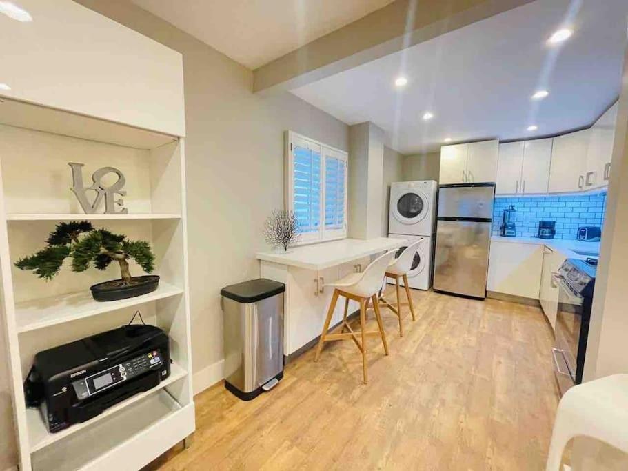 Apartment 1bd Modern Venice 10a